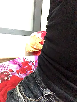 Deer20z naked strip on cam for live sex video chat