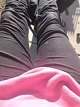 Duchess420 naked strip on cam for live sex video chat