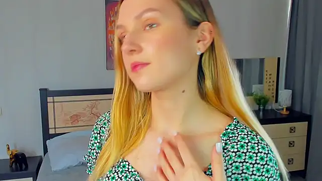 EmyDreams naked strip on cam for live sex video chat