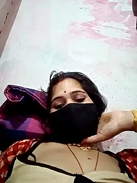 JOOLISHOT naked strip on cam for live sex video chat