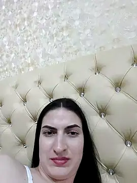 Laura_Mils naked strip on cam for live sex video chat