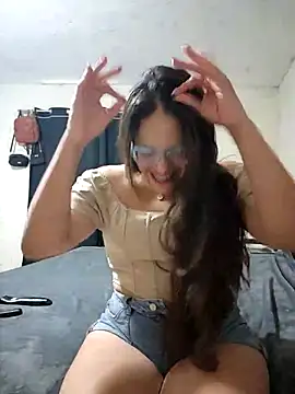 LaurelRasuel naked strip on cam for live sex video chat