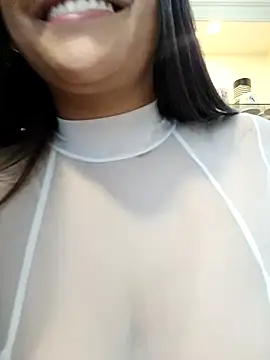 _LINNCY naked strip on cam for live sex video chat