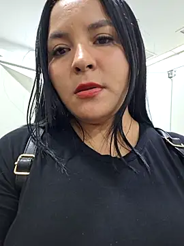 Lunamia_1_ naked strip on cam for live sex video chat