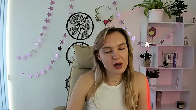 MiaLeew naked strip on cam for live sex video chat