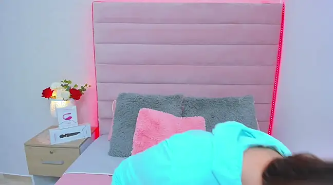 MiaLouiss naked strip on cam for live sex video chat
