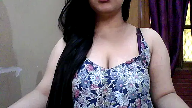 Miss_cutiepie naked strip on cam for live sex video chat