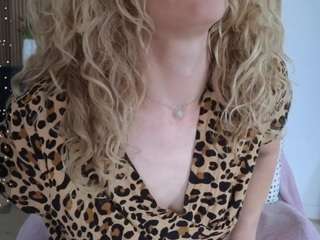 Nikki nude Live Sex Chat Room