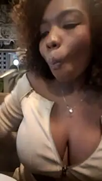 SamanthaDuke naked strip on cam for live sex video chat