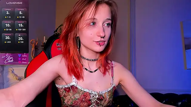 Sunny_Mouse_ naked strip on cam for live sex video chat