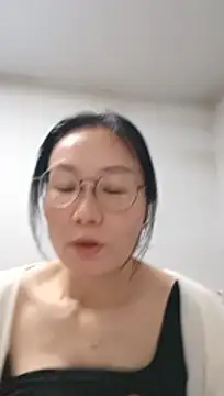 yuMeiren9 naked strip on cam for live sex video chat