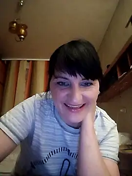 DonimikaLove42 naked strip on cam for live sex video chat