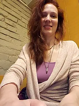 Exhibitionsplit naked strip on cam for live sex video chat