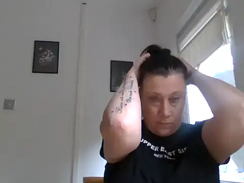 GIVEITTOOME2 naked strip on cam for live sex video chat