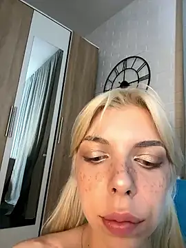 Hannah_Carr naked strip on cam for live sex video chat