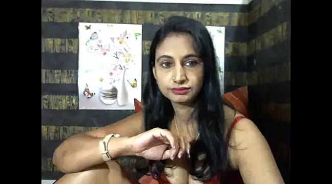 Indian_brown_eyes69 naked strip on cam for live sex video chat