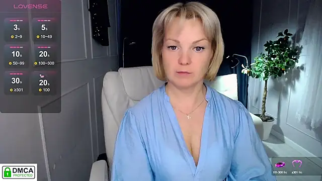 Juarnea naked strip on cam for live sex video chat