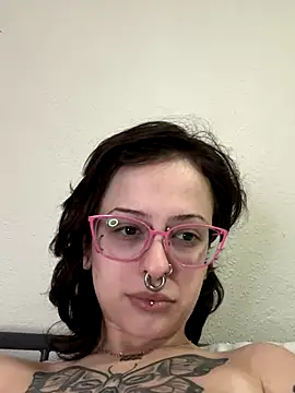 MissRomero naked strip on cam for live sex video chat