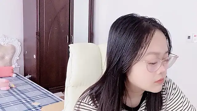 Miu2k5 naked strip on cam for live sex video chat