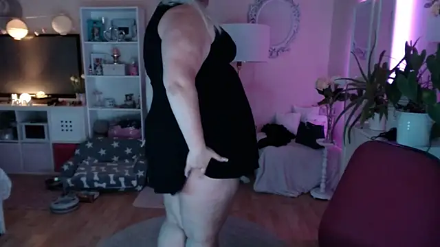 Mrs140kg naked strip on cam for live sex video chat