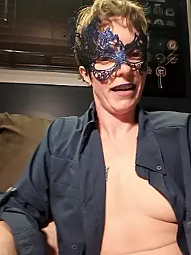 sexygamermomma naked strip on cam for live sex video chat