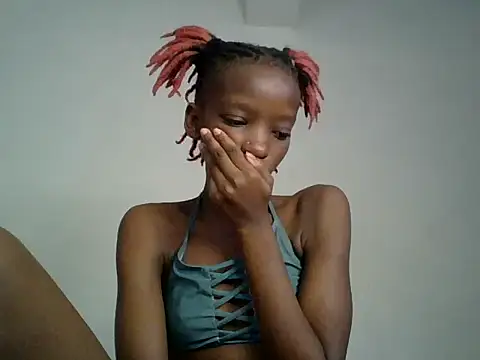 slimthicky naked strip on cam for live sex video chat