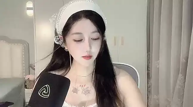 Top-xs naked strip on cam for live sex video chat