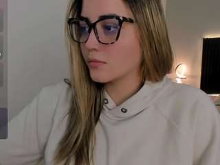 Arianna-18 nude Live Sex Chat Room