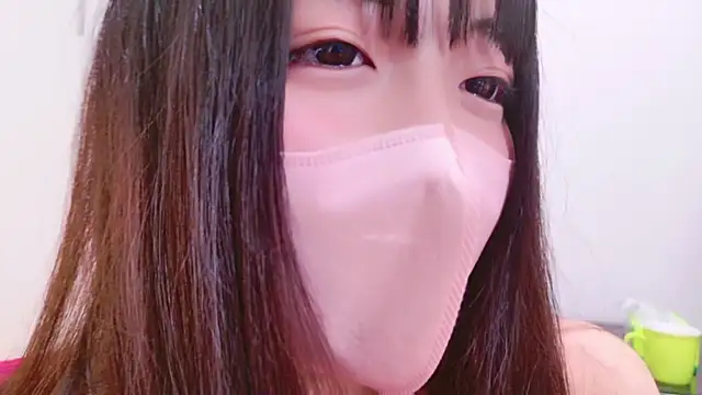 yuayua_cha naked strip on cam for live sex video chat
