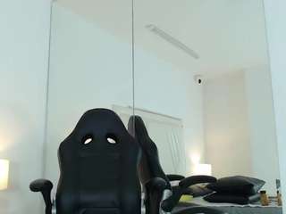 Emiliana-Sweet nude Live Sex Chat Room