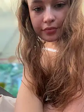 SashaMur naked strip on cam for live sex video chat