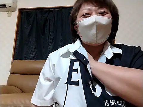 UsaLizu62 naked strip on cam for live sex video chat