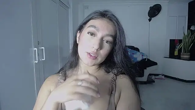 Applejack_1 naked strip on cam for live sex video chat