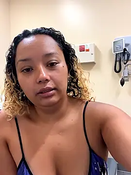 diamondbebe96 naked strip on cam for live sex video chat