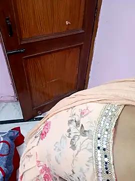 Jenny-Kaur naked strip on cam for live sex video chat