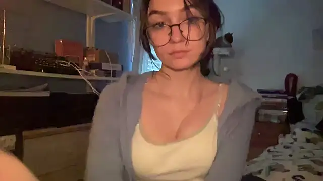jouleslovescocks naked strip on cam for live sex video chat