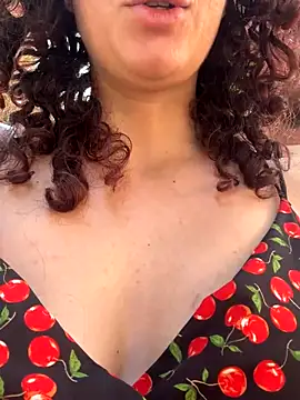 Strawberry_queen91 naked strip on cam for live sex video chat