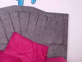 morenita-18 nude Live Sex Chat Room