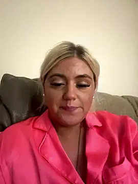 Blondiee3088 naked strip on cam for live sex video chat