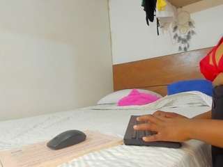 Elaraa00 nude Live Sex Chat Room