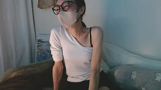 JUNjuun naked strip on cam for live sex video chat