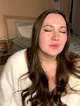 NotShyShow naked strip on cam for live sex video chat