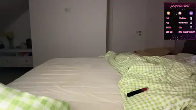 AlyssaOrient naked strip on cam for live sex video chat