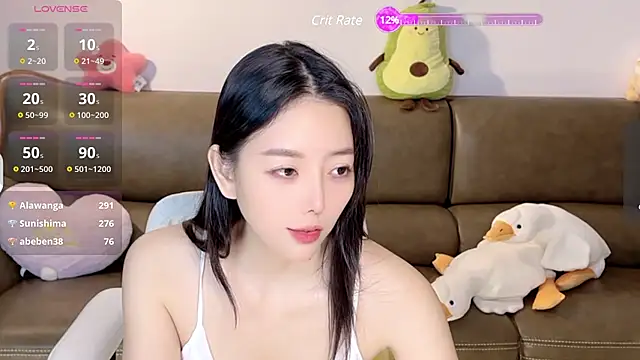 Yilin1999 naked strip on cam for live sex video chat