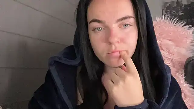 yorkshiregal naked strip on cam for live sex video chat