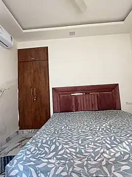 Emmy_kapoor naked strip on cam for live sex video chat