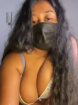 Queen-Of-Spades naked strip on cam for live sex video chat