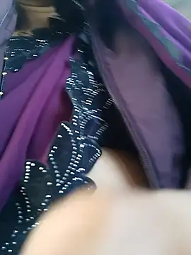 Simaran_bhabhi naked strip on cam for live sex video chat