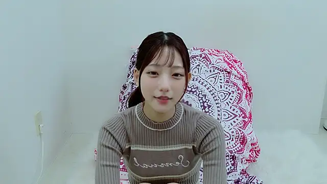 -ai-tan- naked strip on cam for live sex video chat