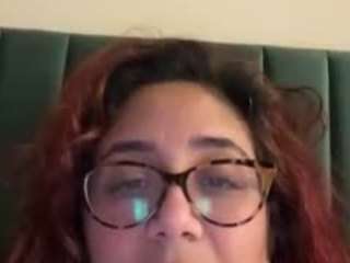 Izzyweezzypeachybuttsie27 nude Live Sex Chat Room
